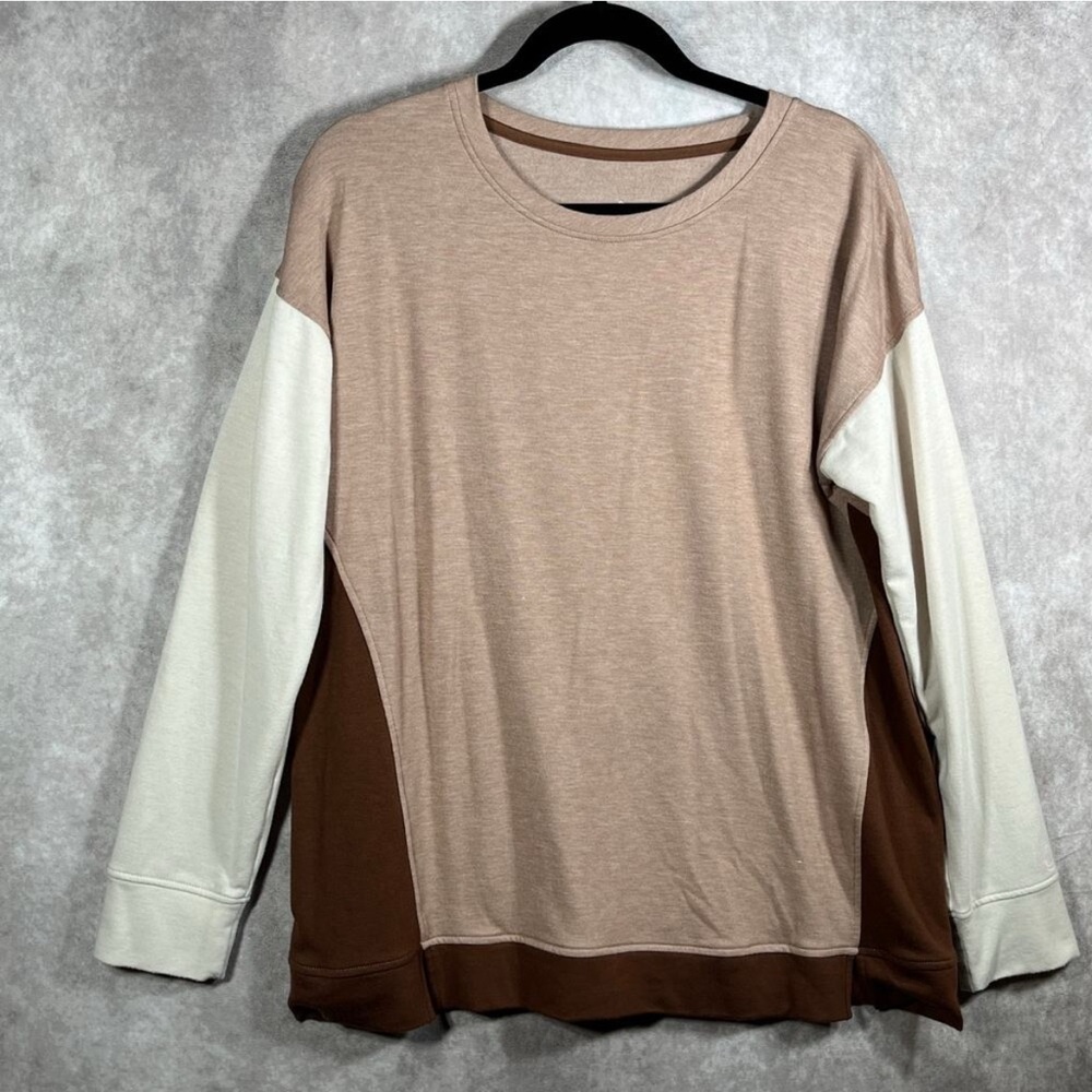 Cuddl Duds Brown and White Color Block Long Sleeve Crew Neck Lounge Top - Medium